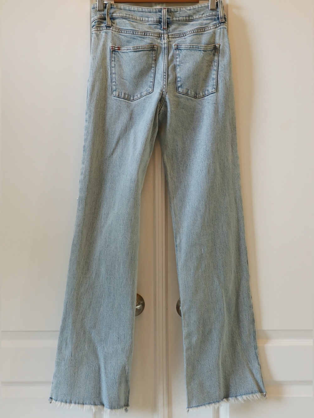 ALICE + OLIVIA ROXIE EMBELLISHED JEAN - Picture 11 of 12